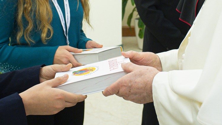 A entrega das Bíblias aconteceu neste domingo (24) dedicado à Palavra de Deus A entrega das Bíblias aconteceu neste domingo (24) dedicado à Palavra de Deus